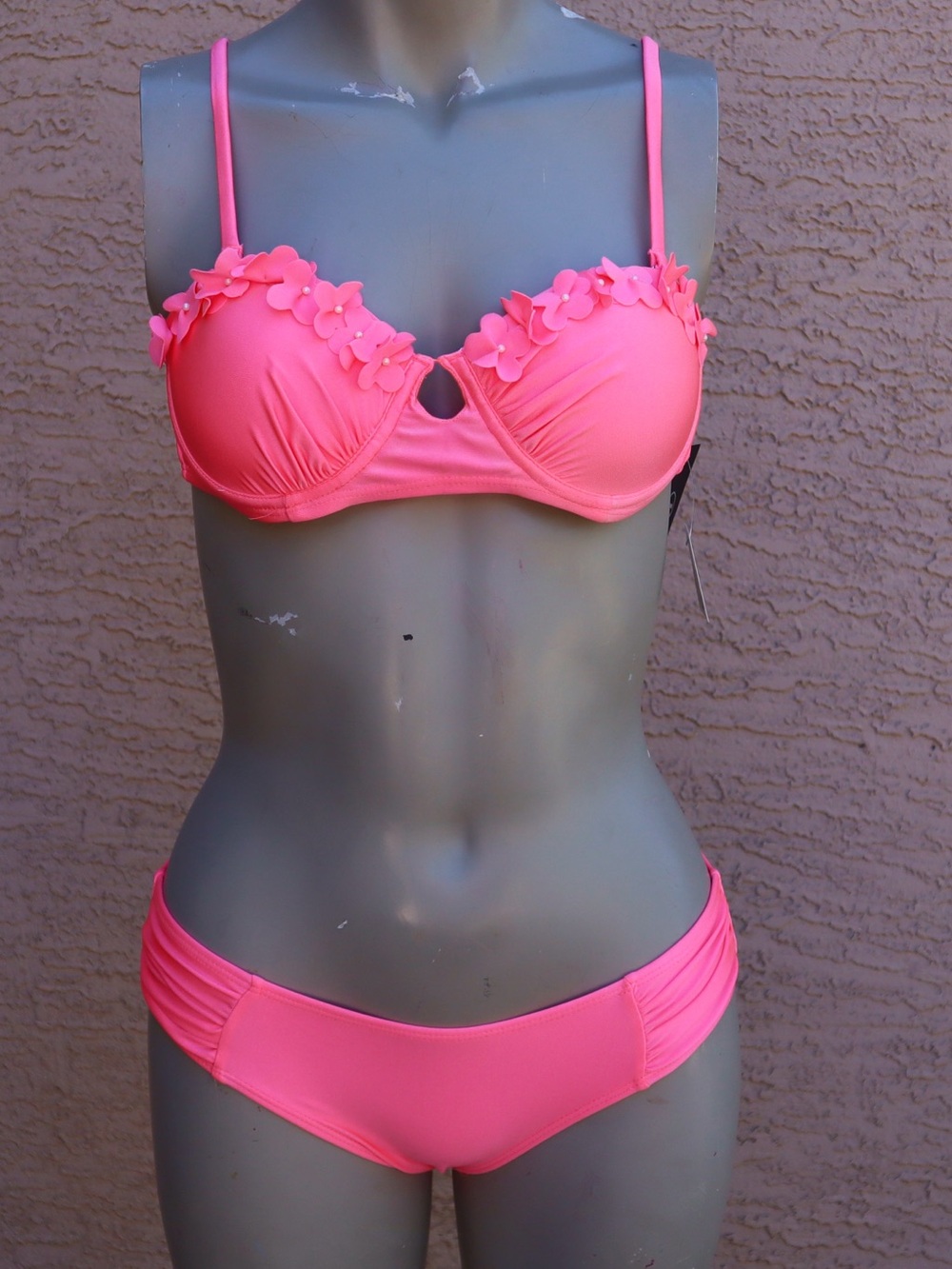 Women’s Pink Floral Accent Bikini Set M